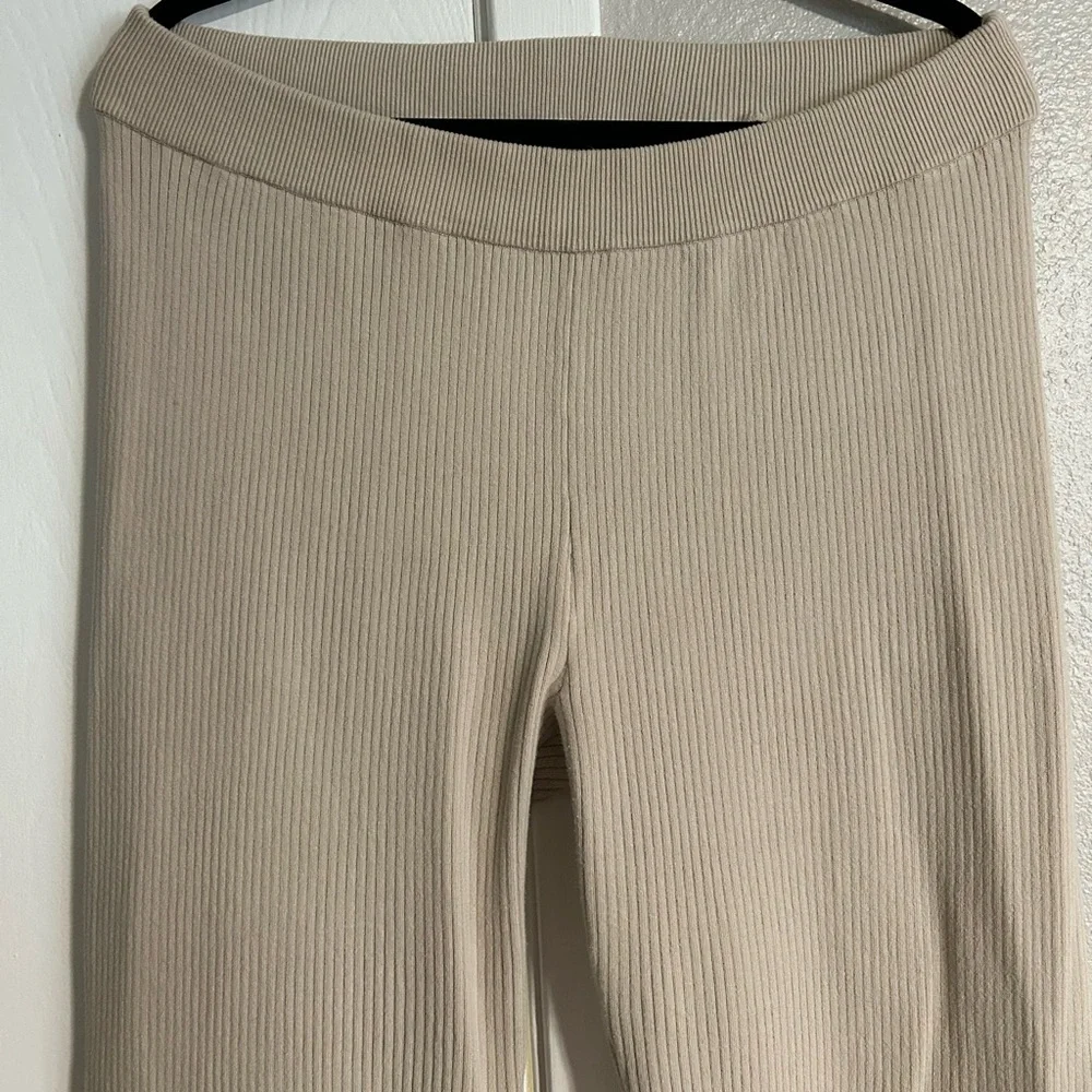Good American L/XL Flared Beige Ribbed Pants w Elastic Waist and detailed hem - Picture 8 of 13